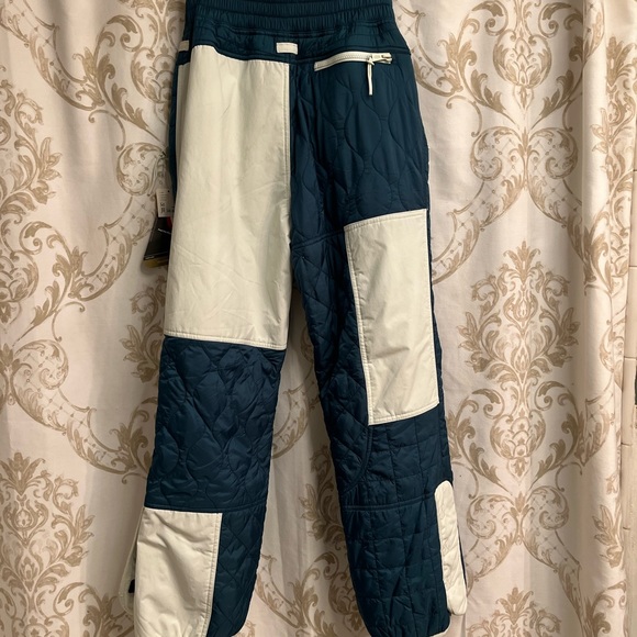 New Free People Movement Landscape
View Ski Pants Size Medium - Picture 8 of 10